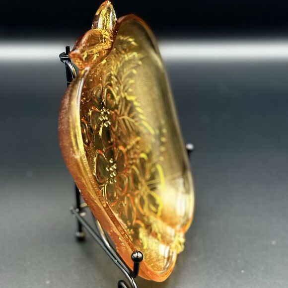 Vintage Indiana Carnival Glass Floral Embossed Apple Dish - Picture 3 of 7